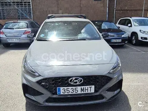 Usado Hyundai i30 N Line 160 CV (117 kW) 2023 Gris / plata Berlina