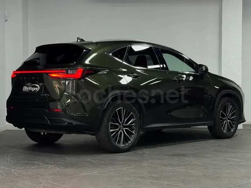 Usado Lexus NX450h+ Luxury Line 306 CV (225 kW) 2022 Verde SUV