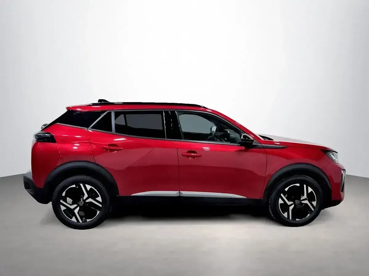 Usado Peugeot 2008 Allure 131 CV (96 kW) 2024 Rojo SUV