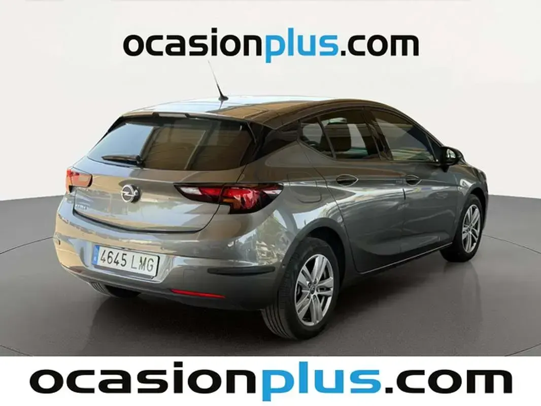 Usado Opel Astra GS Line 110 CV (80 kW) 2021 Gris Utilitario