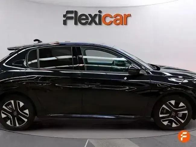 Usado Peugeot 208 Allure 100 CV (73 kW) 2025 Negro Utilitario