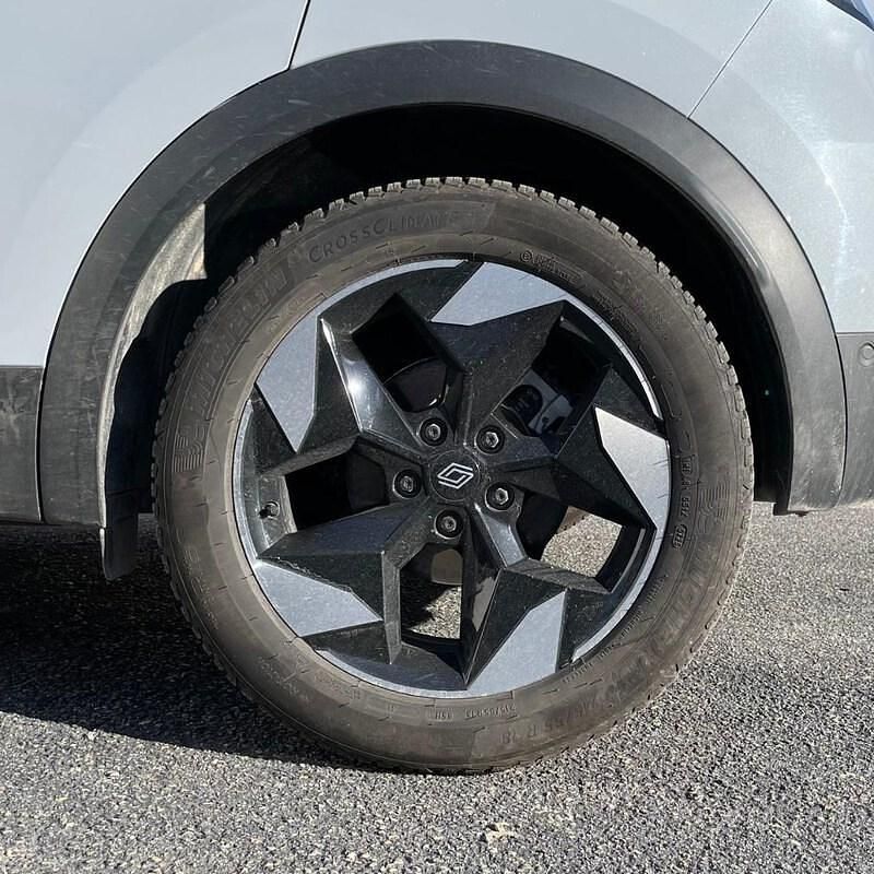 Usado Renault Captur Techno 145 CV (106 kW) 2025 Gris SUV