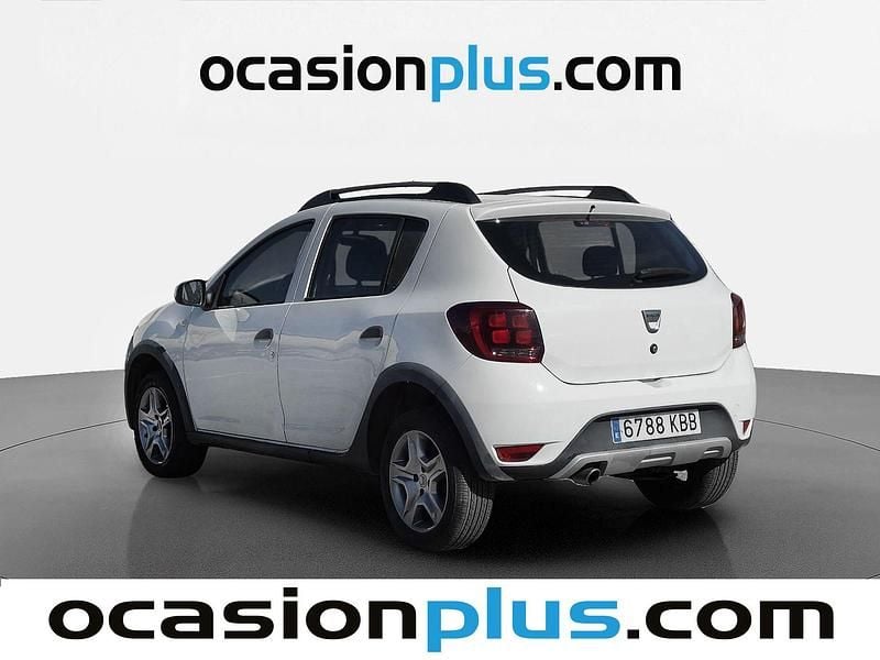 Usado Dacia Sandero Stepway 90 CV (66 kW) 2017 Blanco Utilitario