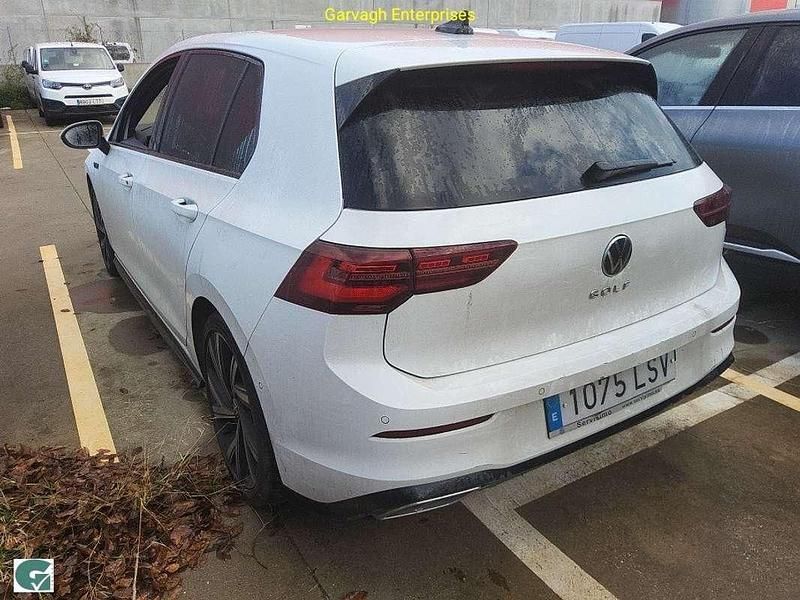Usado VW Golf VII R-line 150 CV (110 kW) 2021 Blanco Utilitario