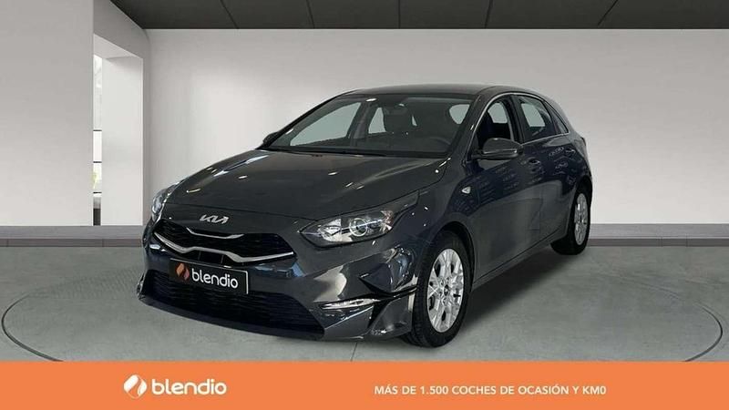 Gris Usado 2023 Kia Ceed Utilitario | 17.195 € (Precio justo) - Imagen 1/4