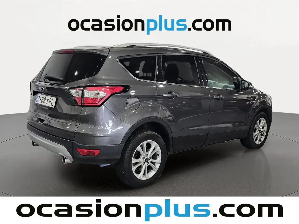 Usado Ford Kuga Titanium 120 CV (88 kW) 2018 Gris SUV