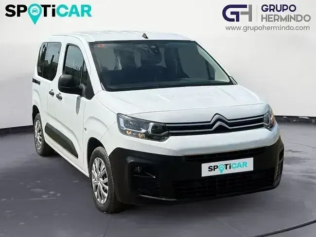 Usado Citroën Berlingo Live 100 CV (73 kW) 2021 Blanco Monovolumen