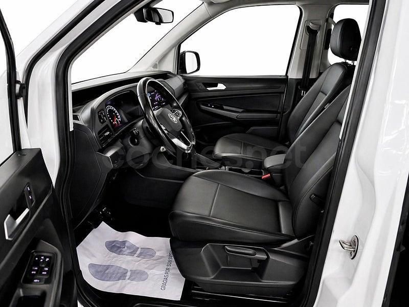 Usado VW Caddy Maxi 114 CV (83 kW) 2024 Blanco Monovolumen
