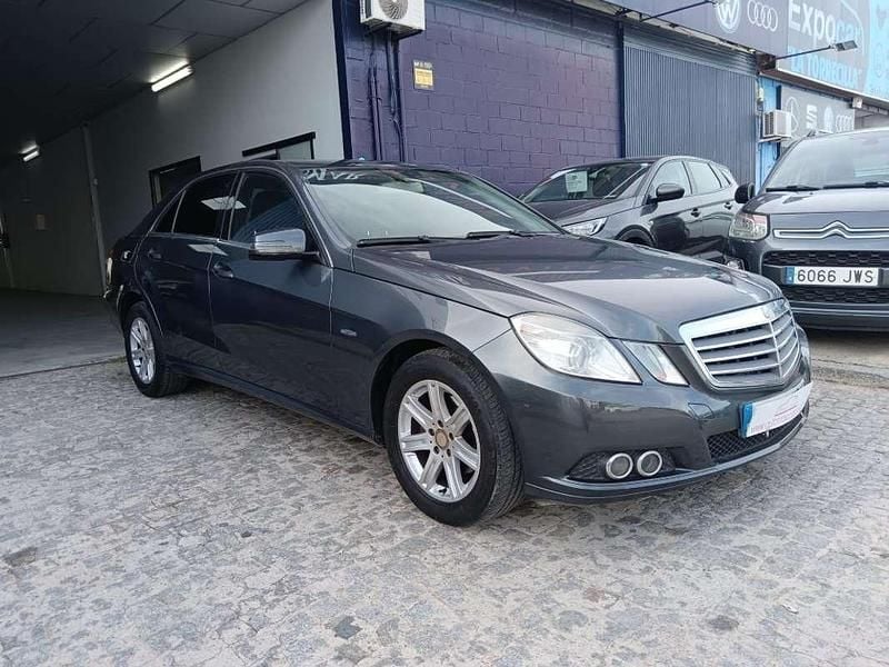 Usado Mercedes E220 Avantgarde 170 CV (125 kW) 2011 Gris Berlina