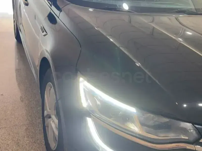 Usado Renault Talisman Intens 130 CV (95 kW) 2017 Negro Berlina