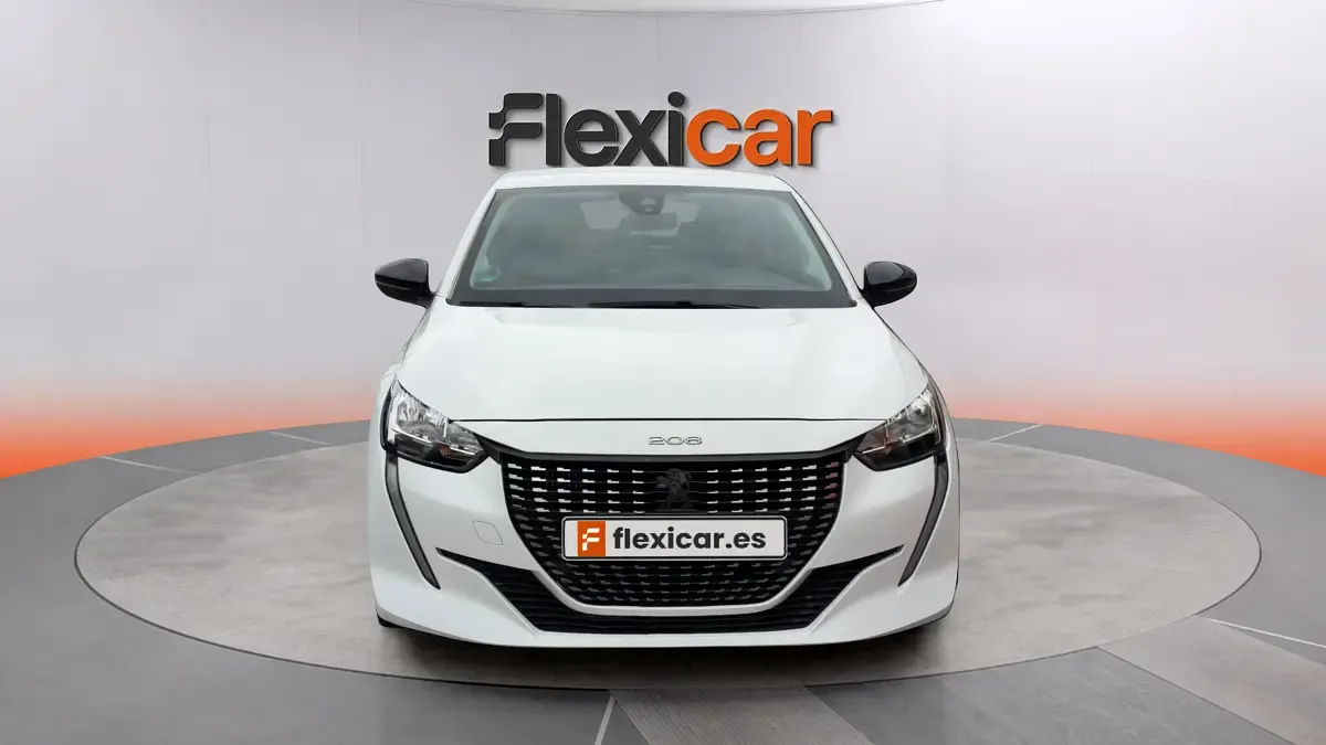 Usado Peugeot 208 Active 101 CV (74 kW) 2023 Blanco Utilitario