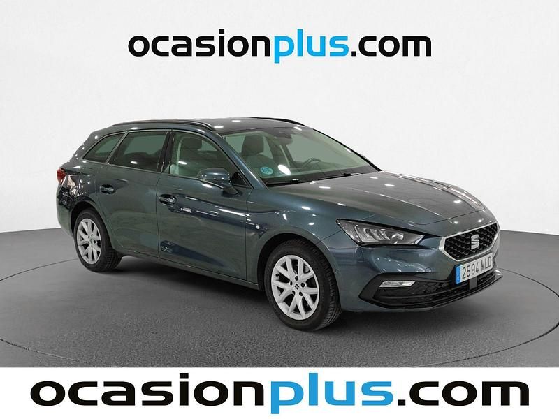 Usado Seat Leon ST Style 131 CV (96 kW) 2023 Gris Familiar