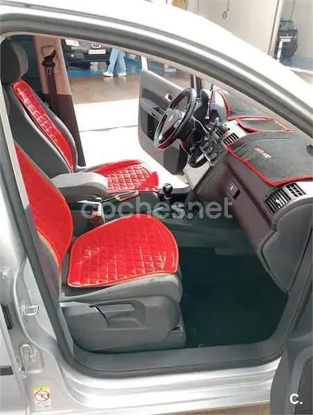 Usado VW Touran Edition 90 CV (66 kW) 2009 Gris / plata Monovolumen
