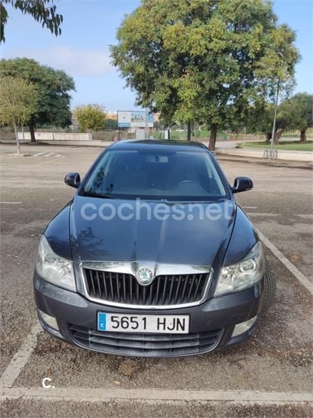 Gris / plata Usado 2012 Skoda Octavia Ambition Familiar | 7900 € (Precio justo) - Imagen 1/4