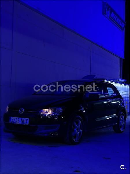 Usado VW Polo Advance 70 CV (51 kW) 2012 Negro Utilitario