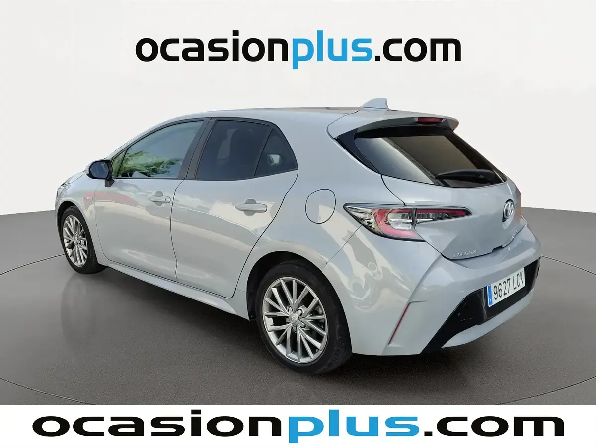 Usado Toyota Corolla 122 CV (89 kW) 2019 Gris Utilitario