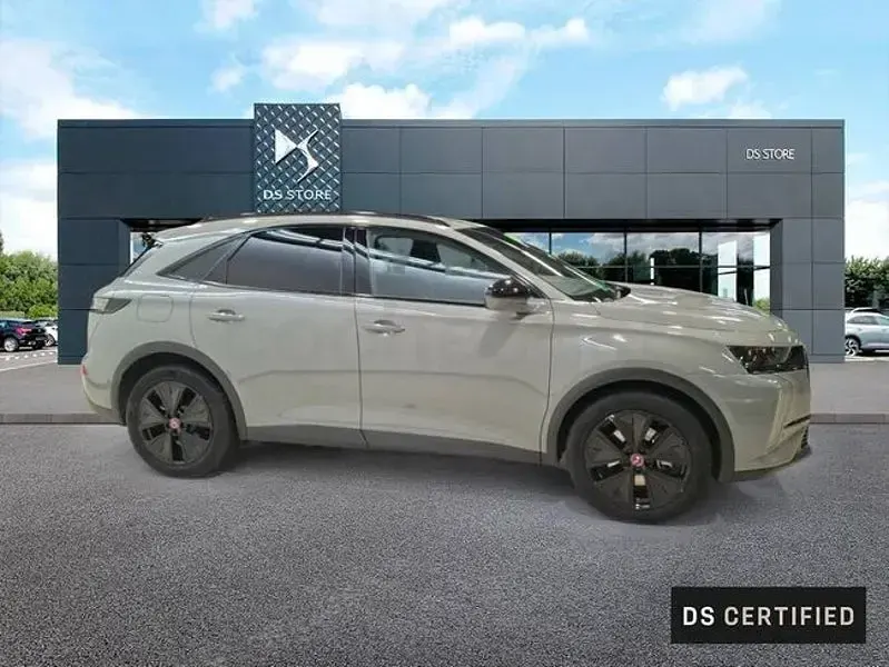 Usado DS Automobiles DS7 Crossback Performance 225 CV (165 kW) 2023 Gris / plata SUV