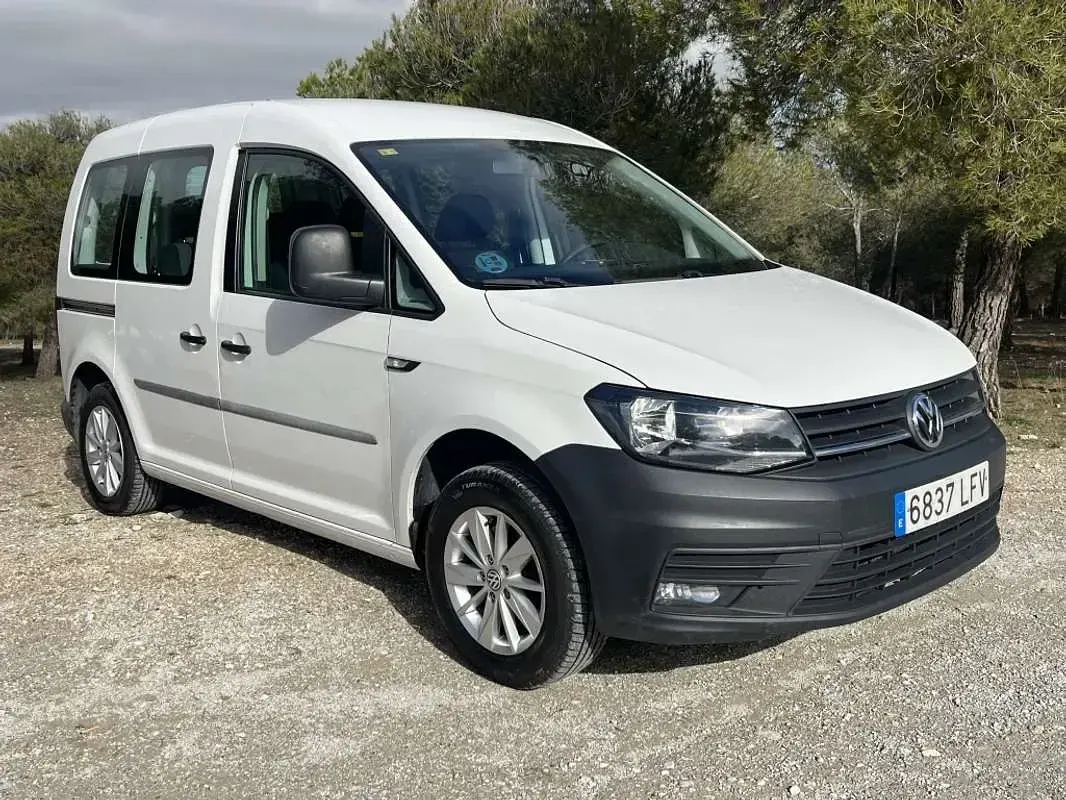 Usado VW Caddy Business 75 CV (55 kW) 2020 Blanco Monovolumen