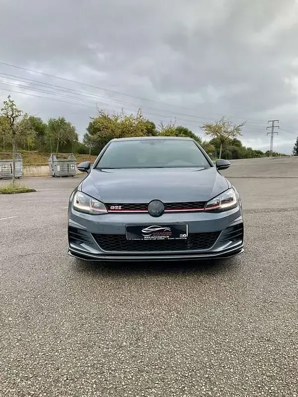 Usado VW Golf VIII GTI 290 CV (213 kW) 2020 Gris Utilitario