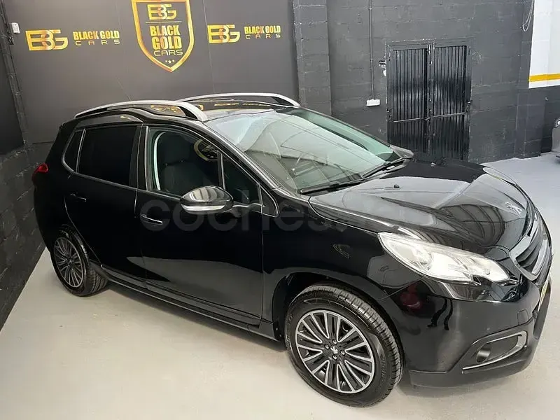 Usado Peugeot 2008 Active 82 CV (60 kW) 2016 Negro SUV