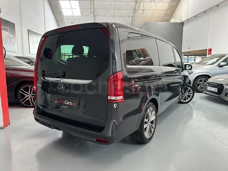 Usado Mercedes V250 Avantgarde 190 CV (139 kW) 2022 Gris / plata Monovolumen
