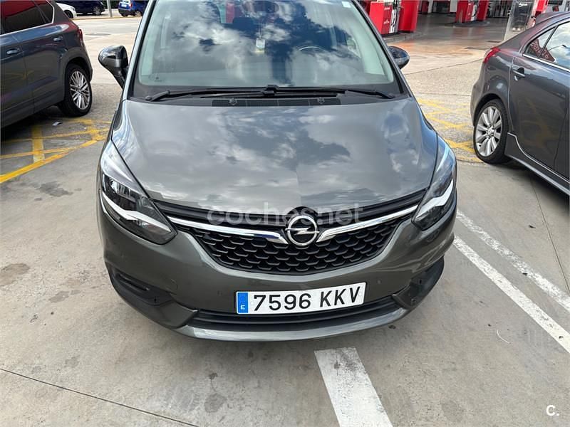 Usado Opel Zafira Selective 120 CV (88 kW) 2018 Gris / plata Monovolumen