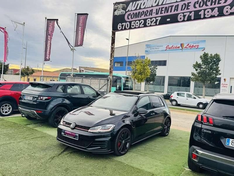 Usado VW Golf VII GTI 245 CV (180 kW) 2018 Negro Utilitario