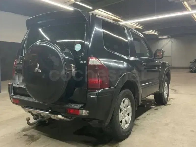 Usado Mitsubishi Montero Intense 182 CV (133 kW) 2005 Negro SUV