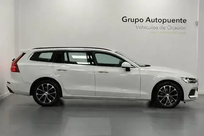 Usado Volvo V60 Momentum 197 HP (144 kW) 2021 Branco Carrinha