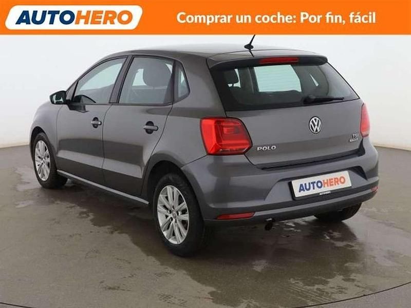 Usado VW Polo Advance 90 CV (66 kW) 2017 Gris Utilitario