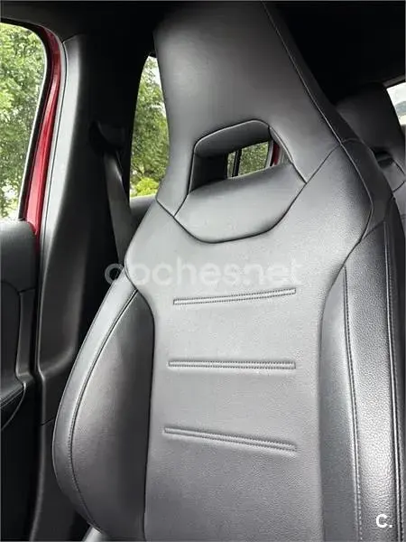 Usado Mercedes A180 109 CV (80 kW) 2019 Rojo Berlina
