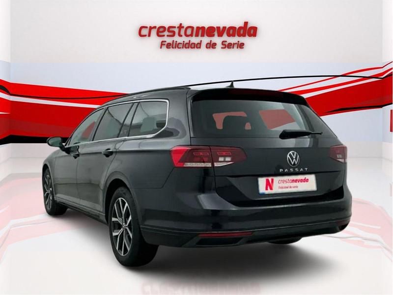 Usado VW Passat Executive 150 CV (110 kW) 2021 Negro Familiar