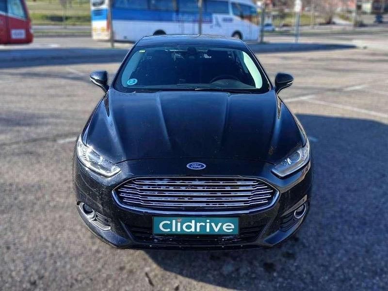 Usado Ford Mondeo Trend 155 CV (114 kW) 2016 Negro Berlina