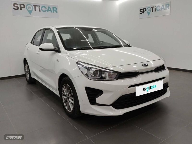 Usado Kia Rio 84 CV (61 kW) 2021 Blanco Berlina