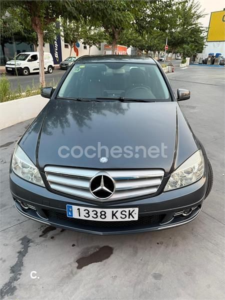 Usado Mercedes C200 Elegance 136 CV (100 kW) 2011 Gris / plata Berlina