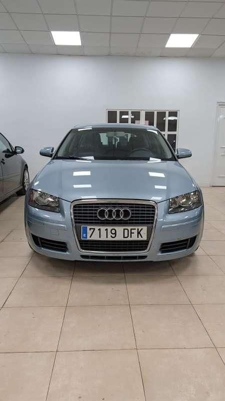 Usado Audi A3 Sportback Ambiente 140 CV (102 kW) 2006 Azul Utilitario