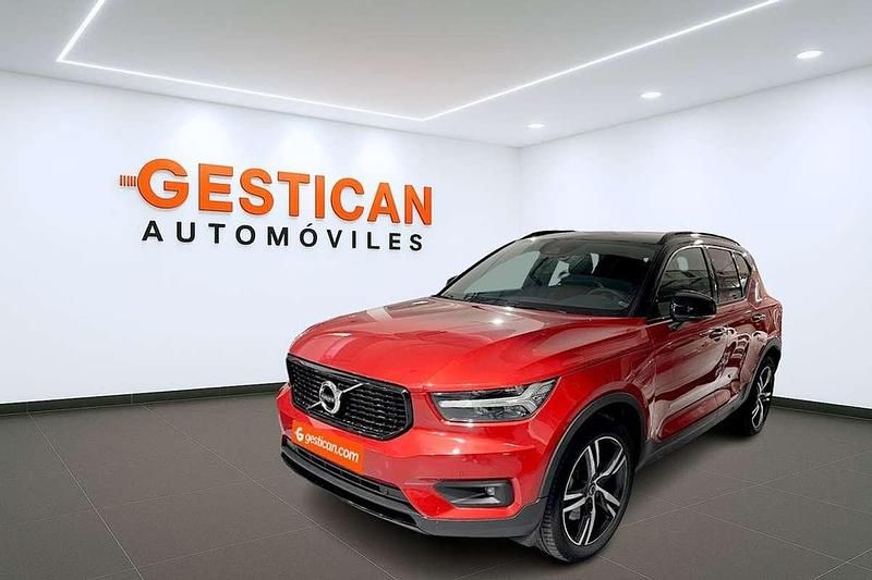 Rojo Usado 2020 Volvo XC40 Business Edition SUV | 22.990 € (Precio justo) - Imagen 1/4