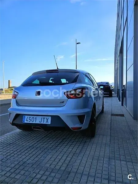 Usado Seat Ibiza SC CUPRA 192 CV (141 kW) 2016 Gris / plata Utilitario