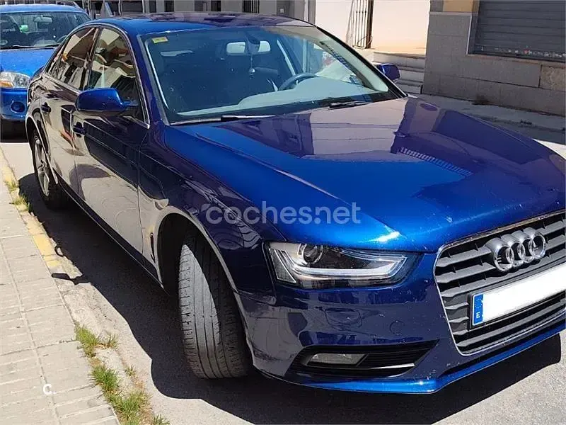 Usado Audi A4 150 CV (110 kW) 2013 Azul Berlina