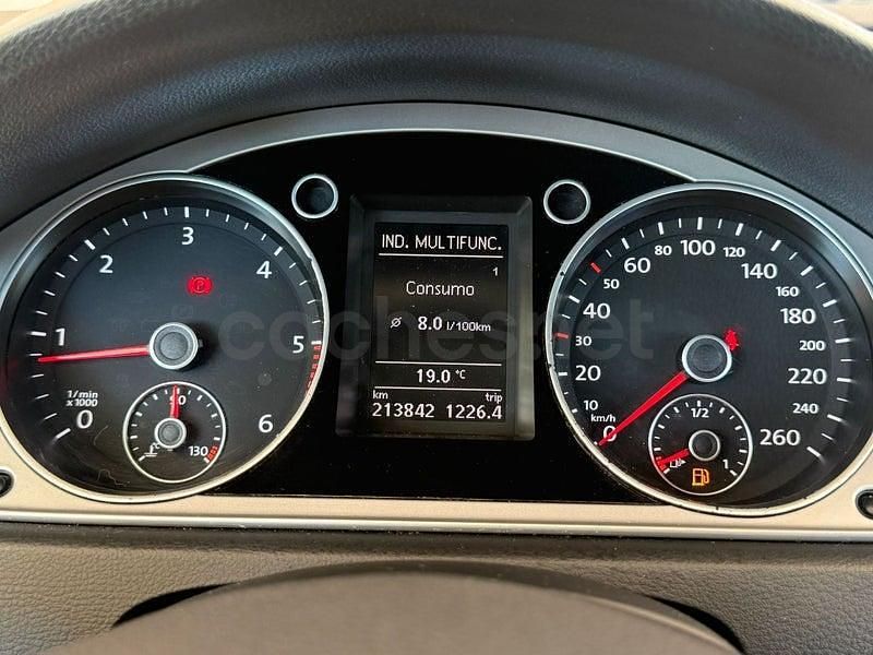 Usado VW Passat Advance 105 HP (77 kW) 2012 Preto Carrinha