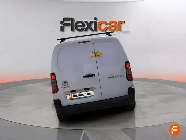 Usado Toyota Proace City City 102 CV (75 kW) 2020 Blanco Monovolumen