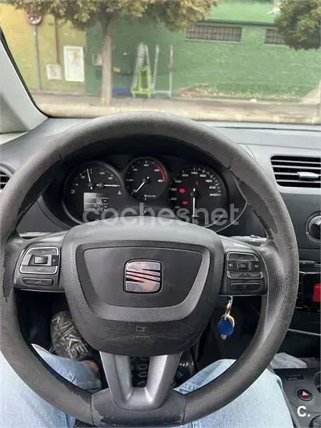 Usado Seat Leon Ecomotive 105 CV (77 kW) 2009 Negro Utilitario