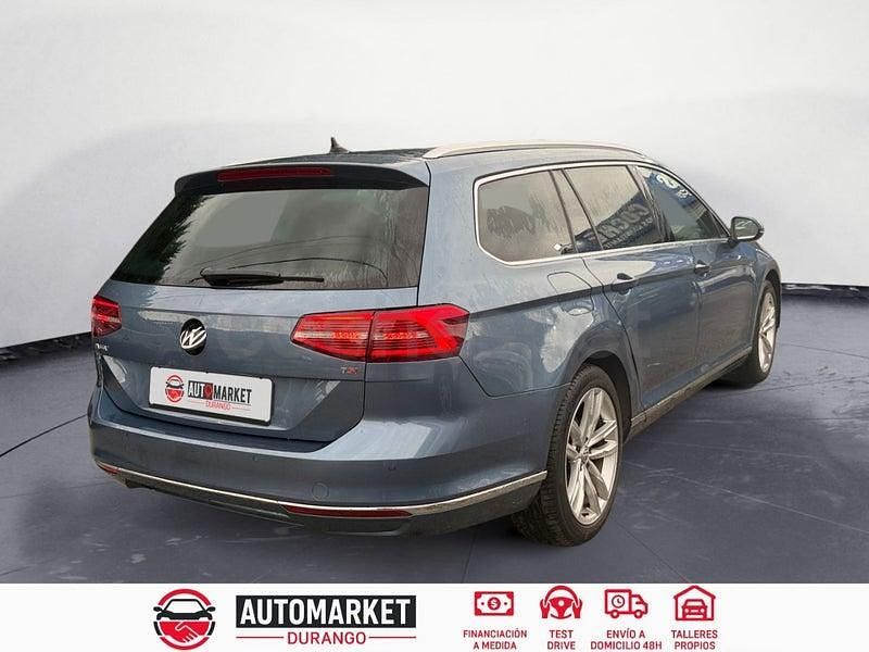 Usado VW Passat Advance 150 CV (110 kW) 2018 Azul Familiar