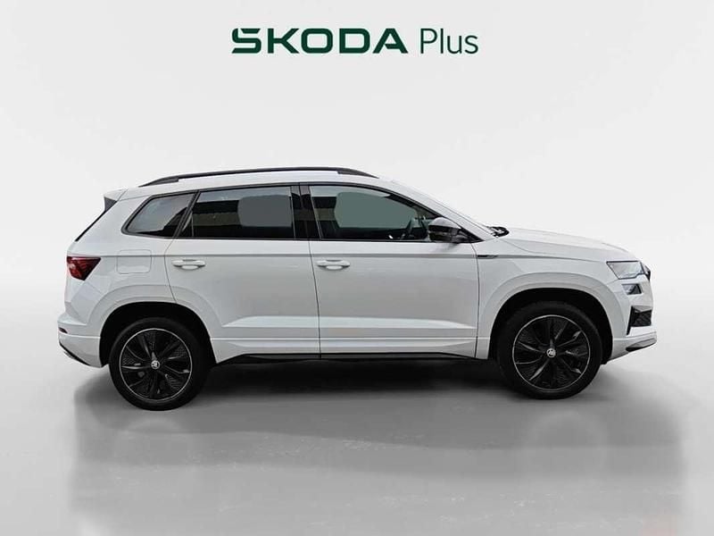 Usado Skoda Karoq SportLine 150 CV (110 kW) 2023 Blanco SUV