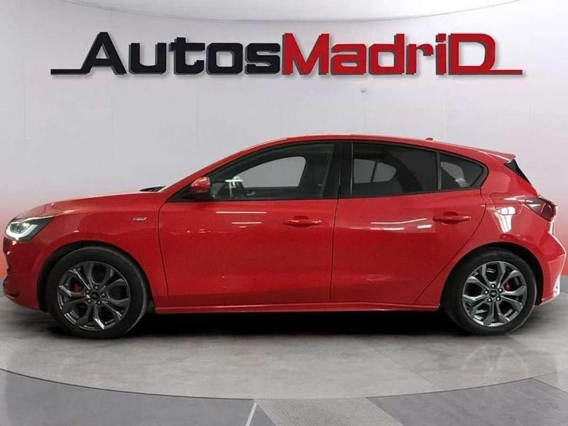 Usado Ford Focus ST-Line 126 CV (92 kW) 2022 Rojo Berlina