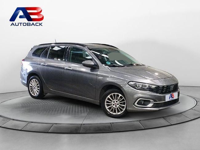 Usado Fiat Tipo Life 95 CV (69 kW) 2022 Gris Familiar