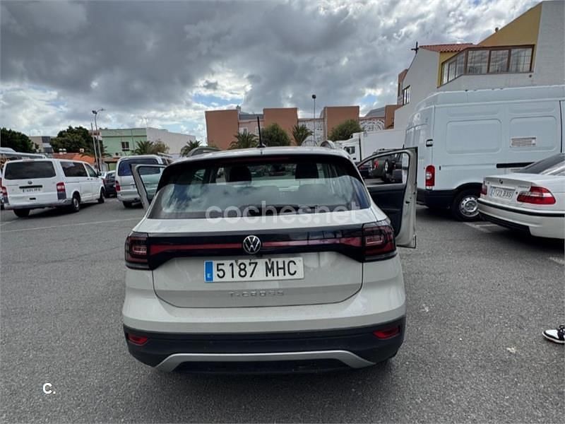 Usado VW T-Cross Advance 95 CV (69 kW) 2023 Gris / plata SUV