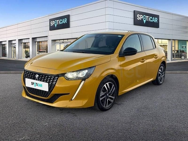 Usado Peugeot 208 Allure 100 CV (73 kW) 2023 Amarillo Utilitario
