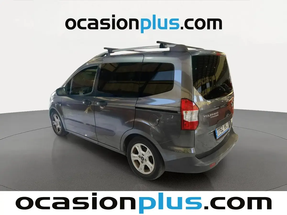 Usado Ford Tourneo Courier Ambiente 100 CV (73 kW) 2018 Gris Monovolumen