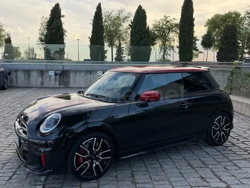 Usado Mini John Cooper Works 231 CV (169 kW) 2025 Negro Utilitario